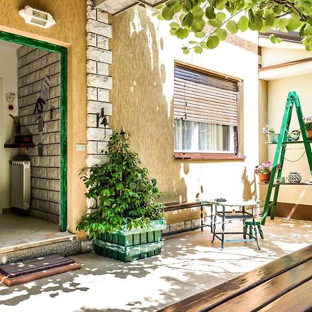 Apartment Dora Umag Bagian luar foto
