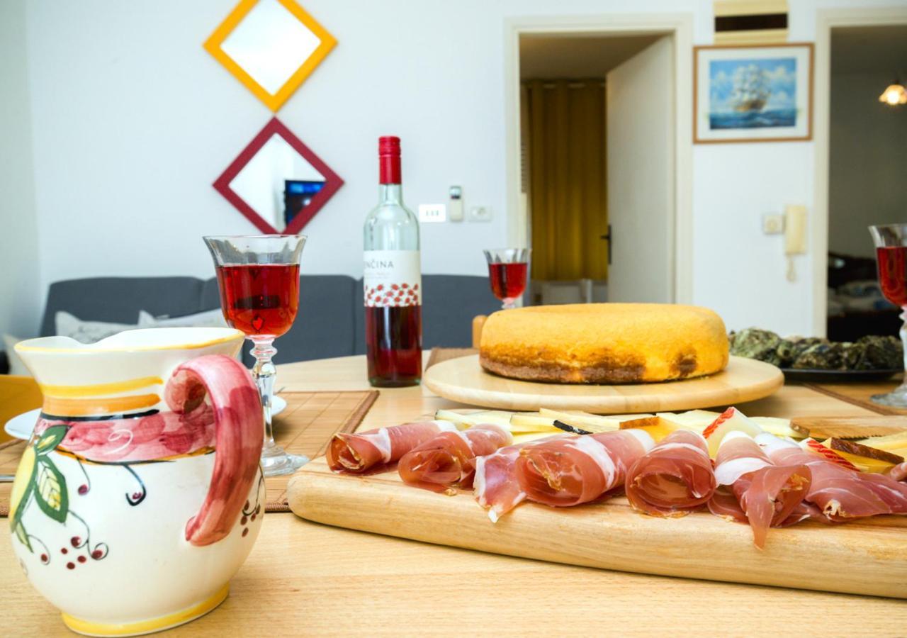 Apartment Dora Umag Bagian luar foto