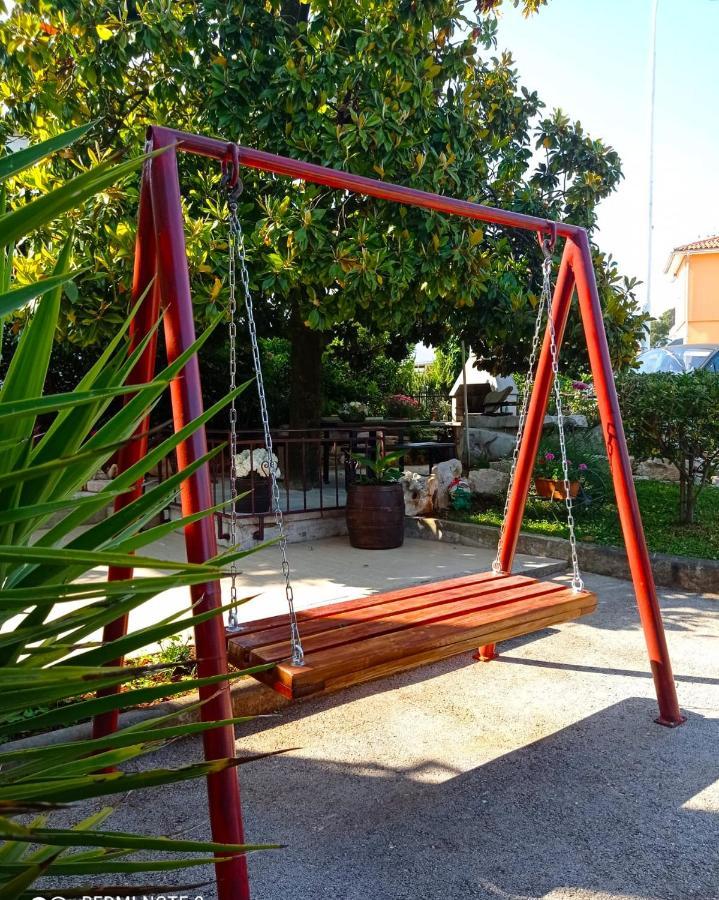 Apartment Dora Umag Bagian luar foto