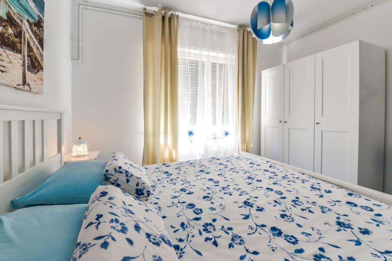 Apartment Dora Umag Bagian luar foto