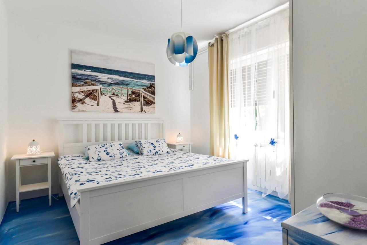 Apartment Dora Umag Bagian luar foto