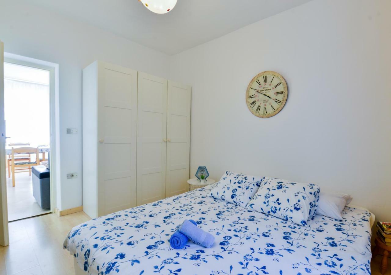Apartment Dora Umag Bagian luar foto