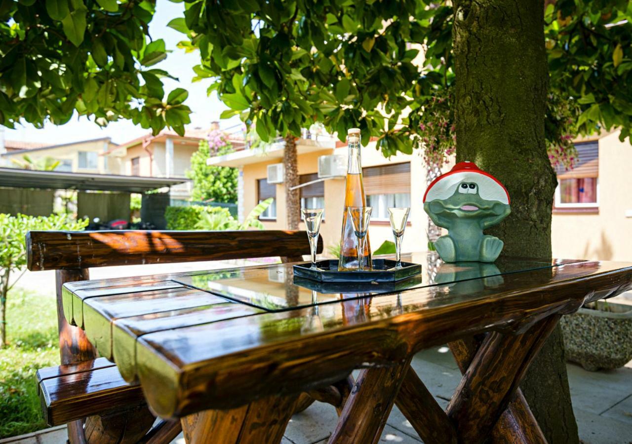 Apartment Dora Umag Bagian luar foto