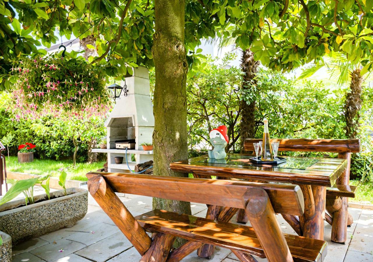 Apartment Dora Umag Bagian luar foto